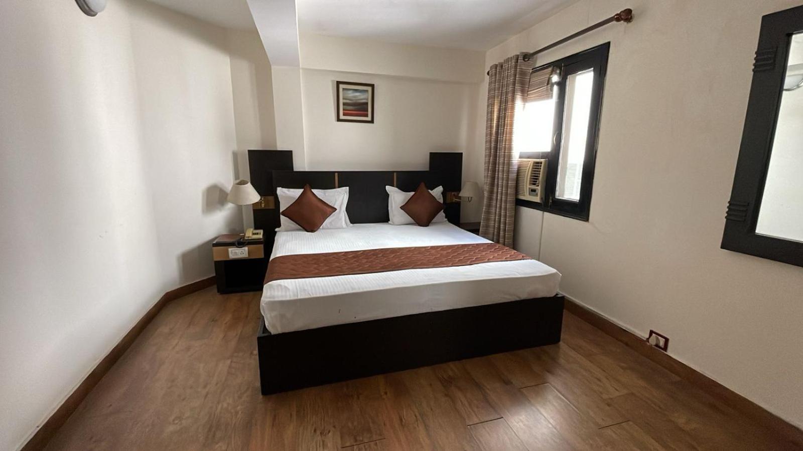 8Fold-Pinecrest By Larisa, Bhimtal Hotell Exteriör bild