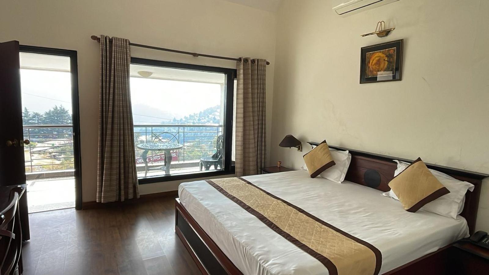 8Fold-Pinecrest By Larisa, Bhimtal Hotell Exteriör bild