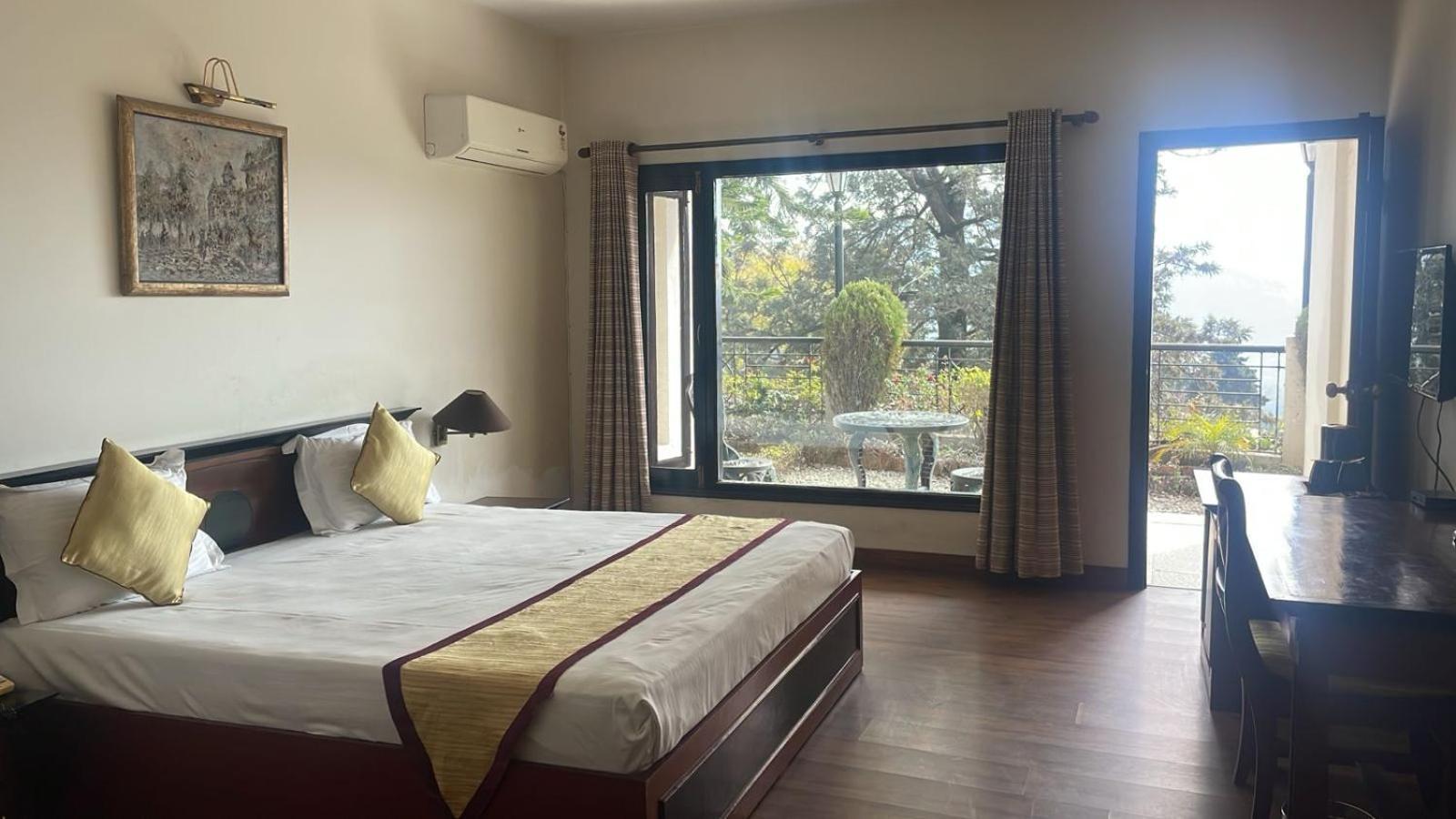 8Fold-Pinecrest By Larisa, Bhimtal Hotell Exteriör bild