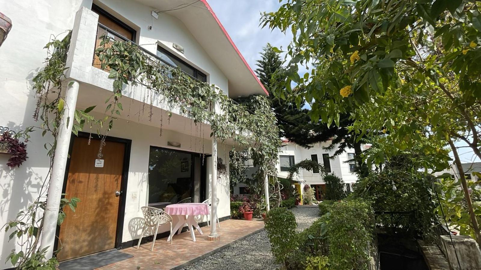 8Fold-Pinecrest By Larisa, Bhimtal Hotell Exteriör bild