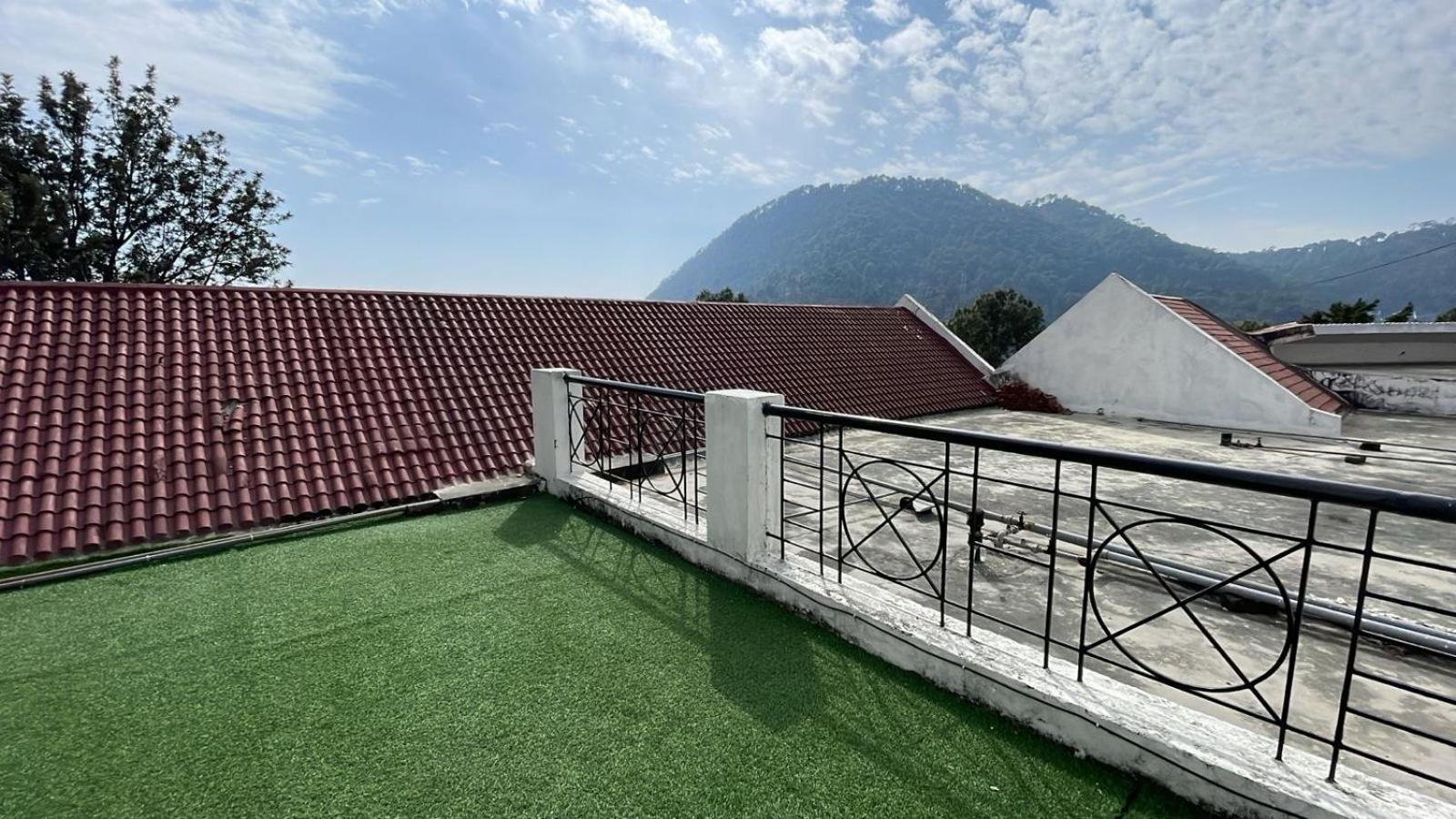 8Fold-Pinecrest By Larisa, Bhimtal Hotell Exteriör bild