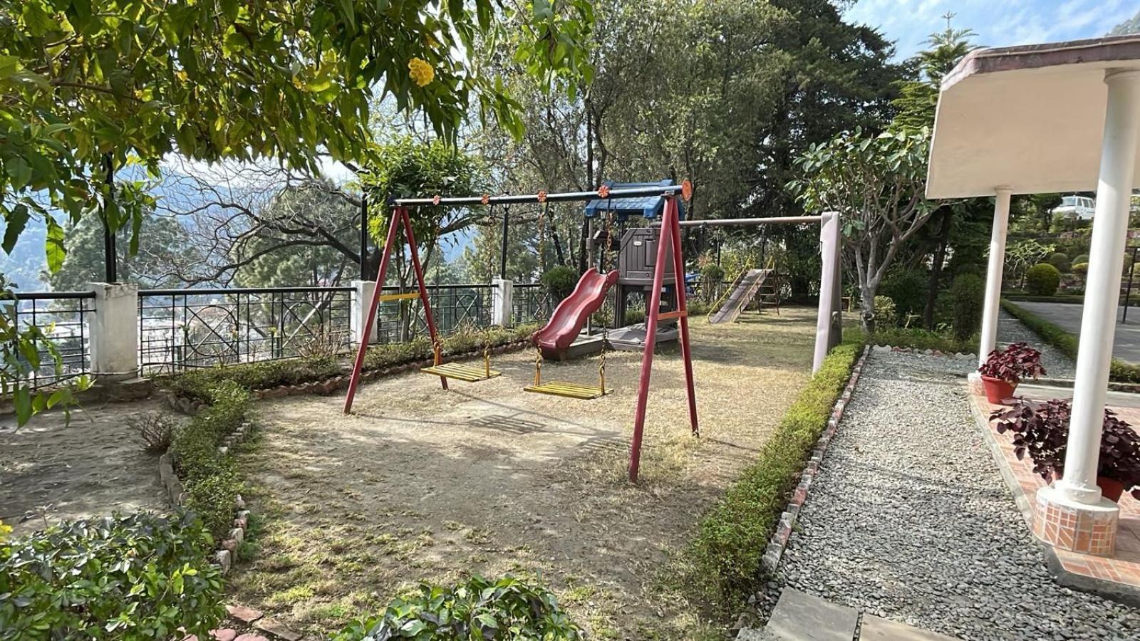 8Fold-Pinecrest By Larisa, Bhimtal Hotell Exteriör bild