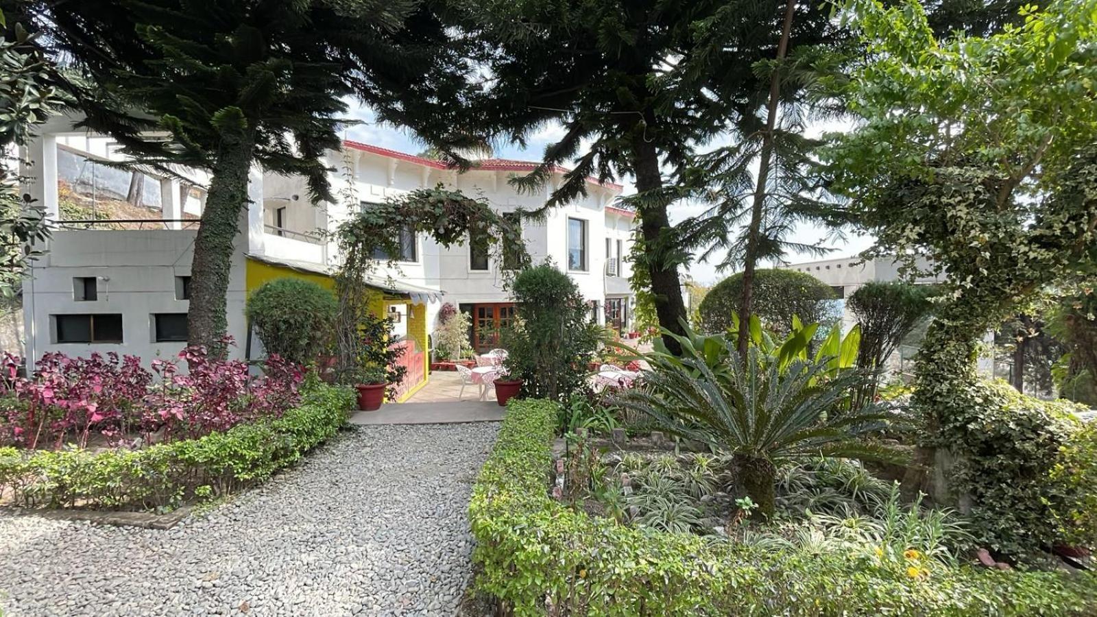 8Fold-Pinecrest By Larisa, Bhimtal Hotell Exteriör bild