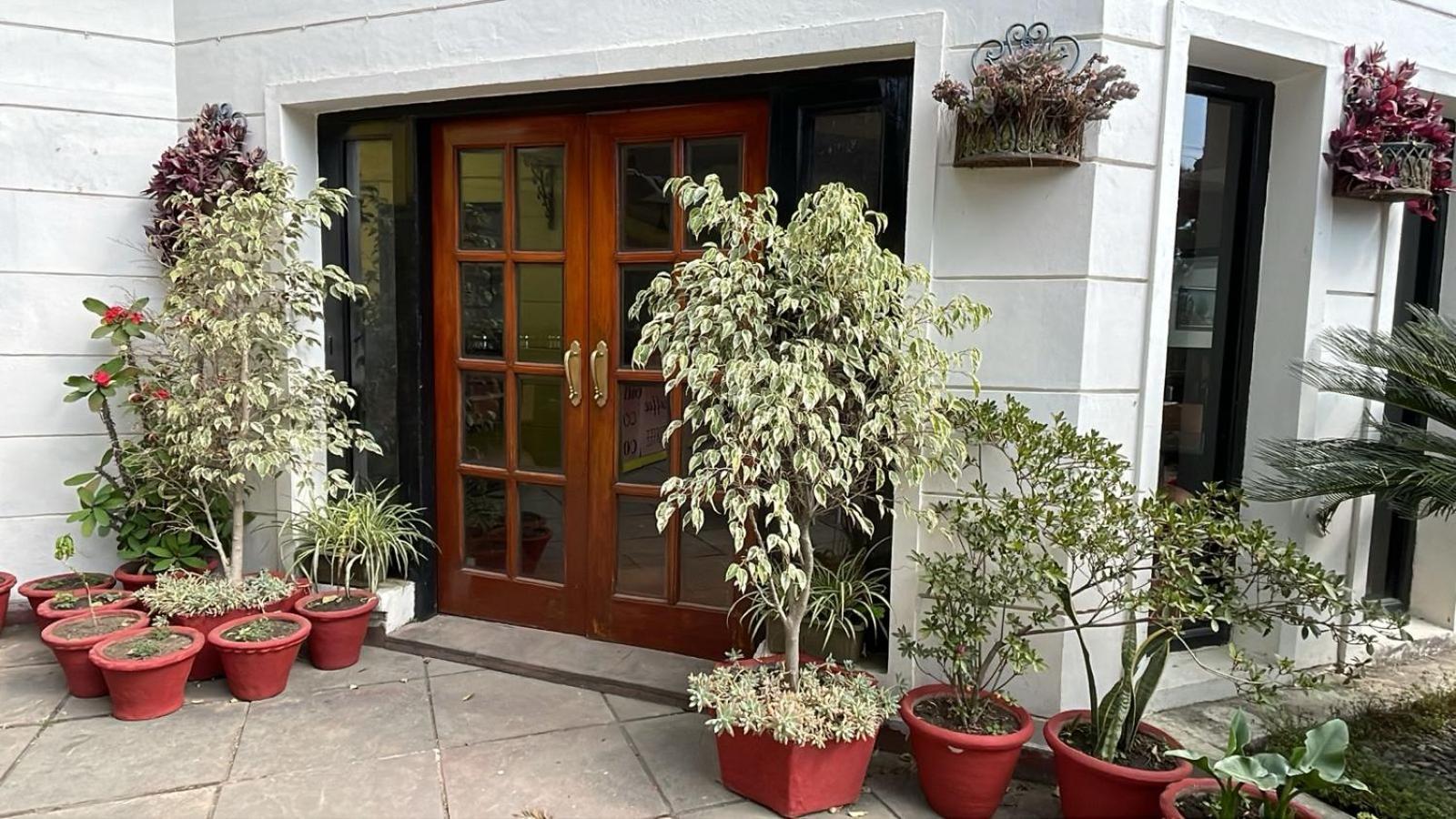 8Fold-Pinecrest By Larisa, Bhimtal Hotell Exteriör bild
