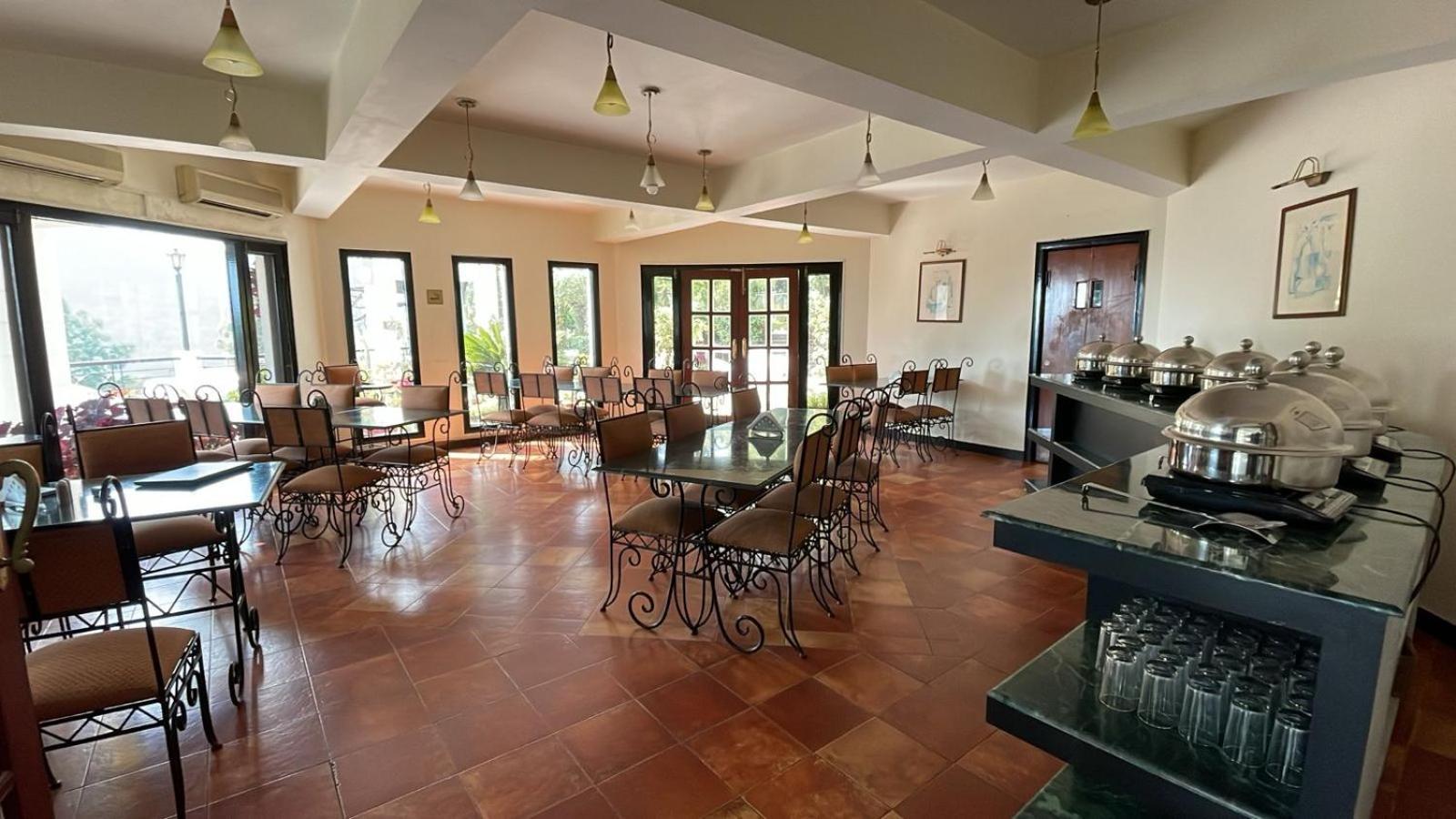 8Fold-Pinecrest By Larisa, Bhimtal Hotell Exteriör bild