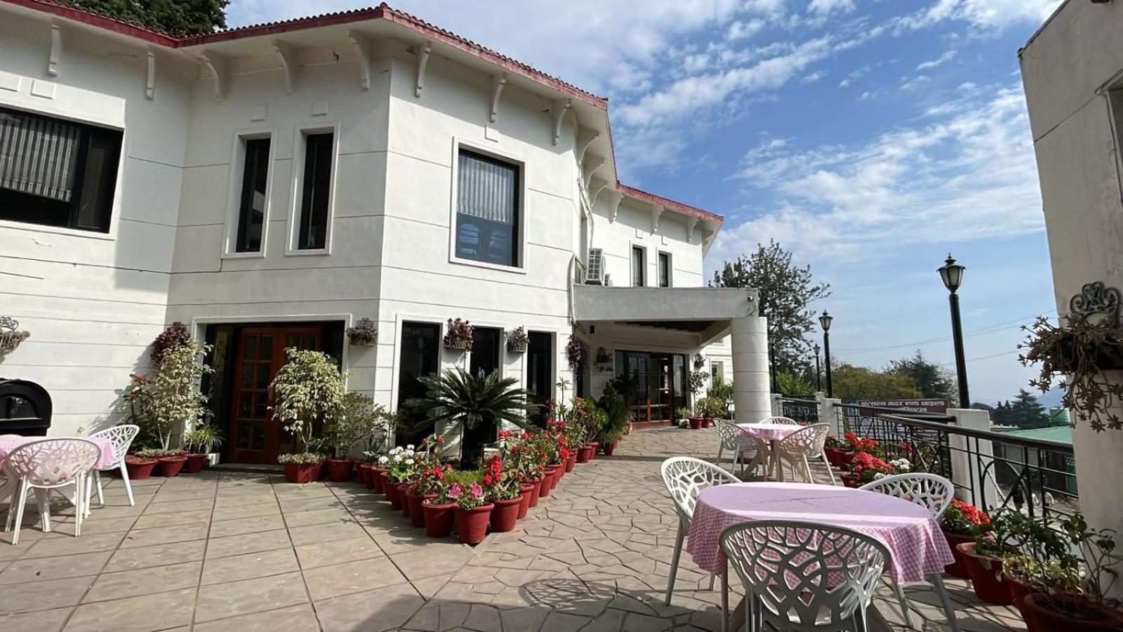 8Fold-Pinecrest By Larisa, Bhimtal Hotell Exteriör bild