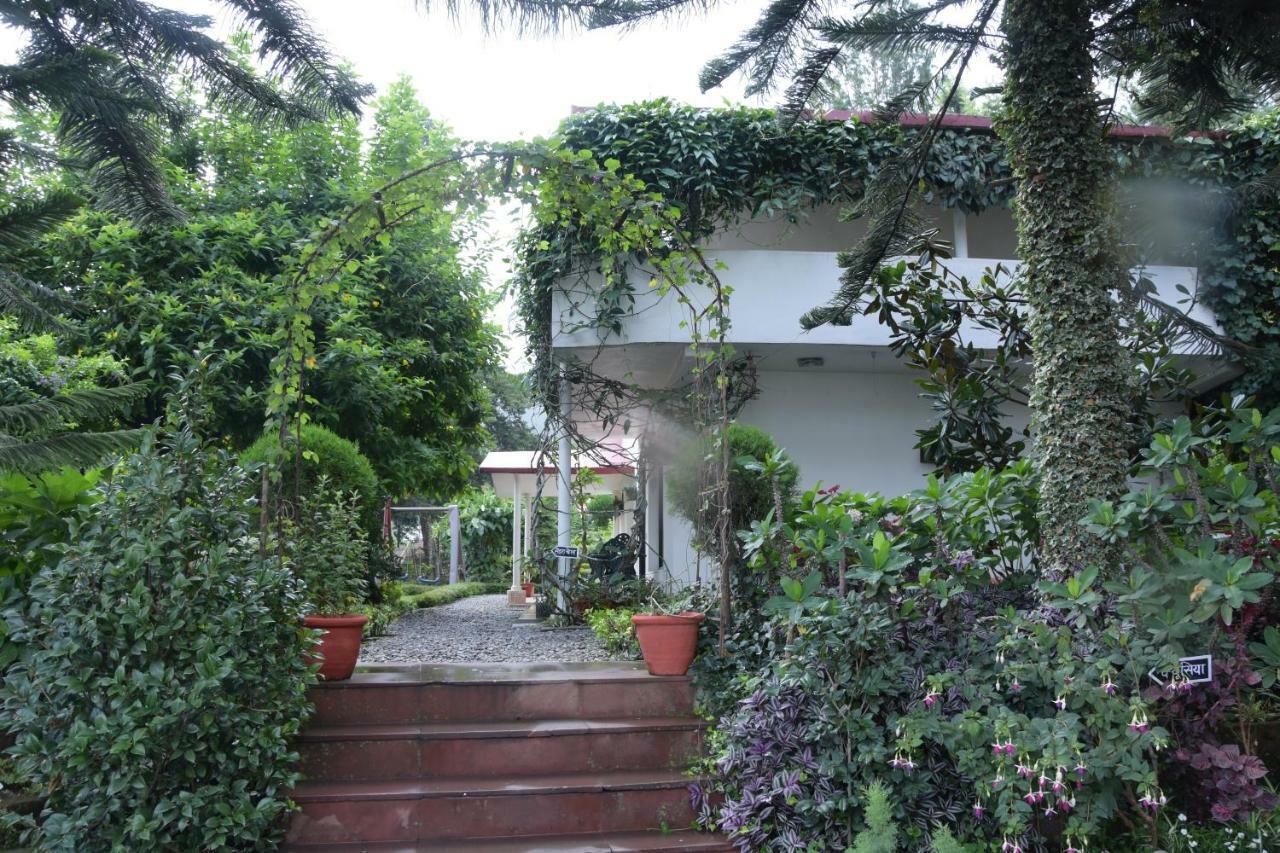 8Fold-Pinecrest By Larisa, Bhimtal Hotell Exteriör bild